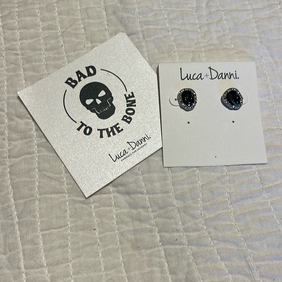 Luca + Danni Jewelry - Skull earrings